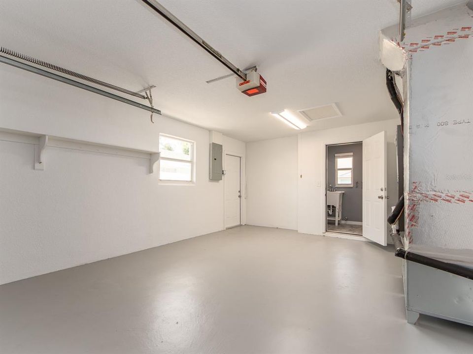 For Rent: $2,300 (2 beds, 2 baths, 1235 Square Feet)