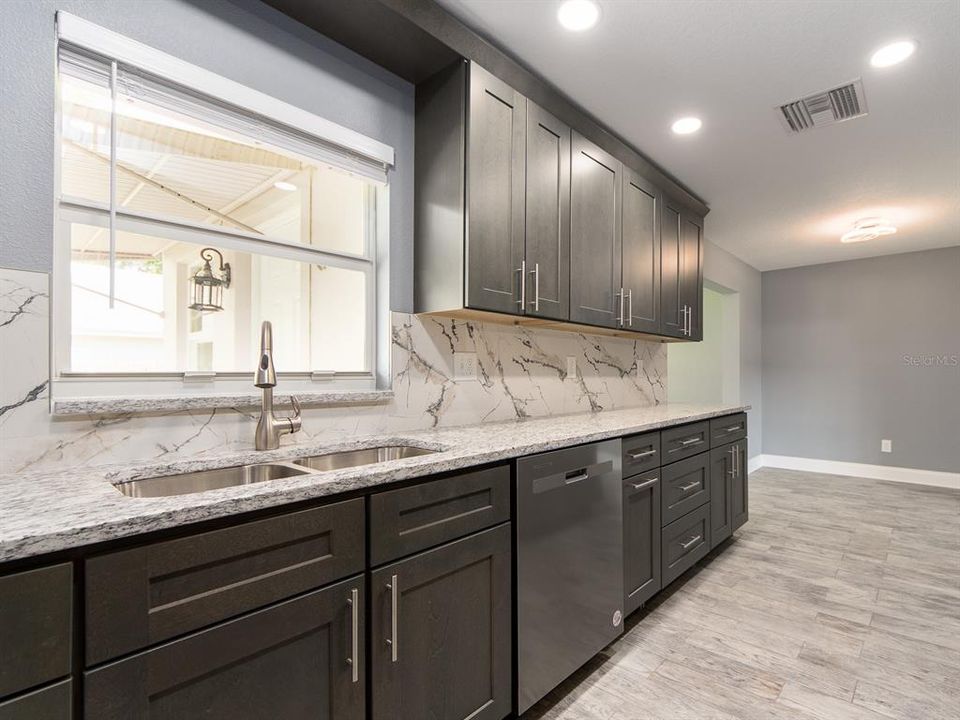 For Rent: $2,300 (2 beds, 2 baths, 1235 Square Feet)
