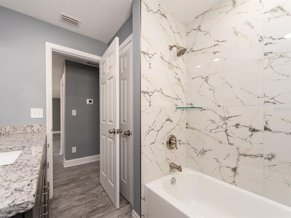 For Rent: $2,300 (2 beds, 2 baths, 1235 Square Feet)