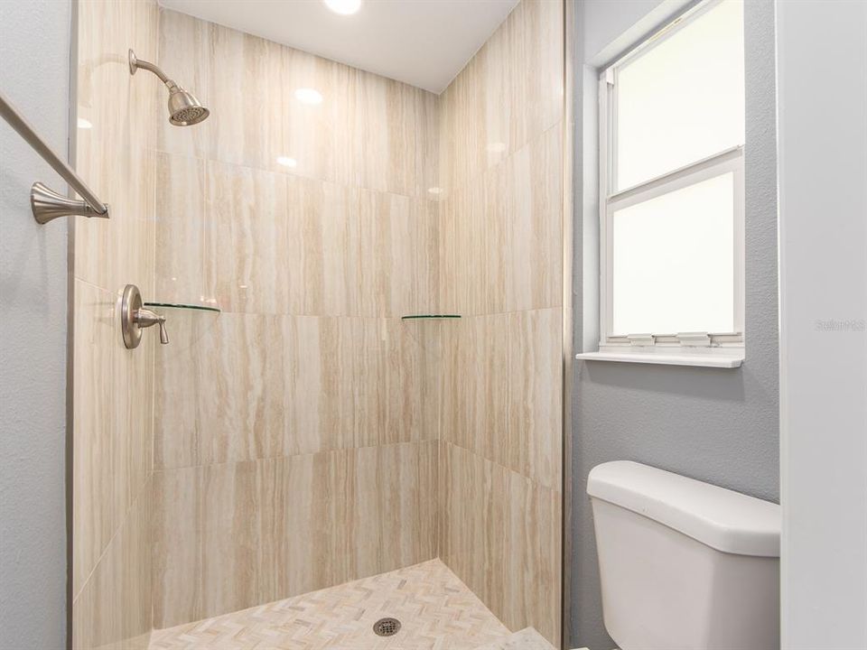 For Rent: $2,300 (2 beds, 2 baths, 1235 Square Feet)