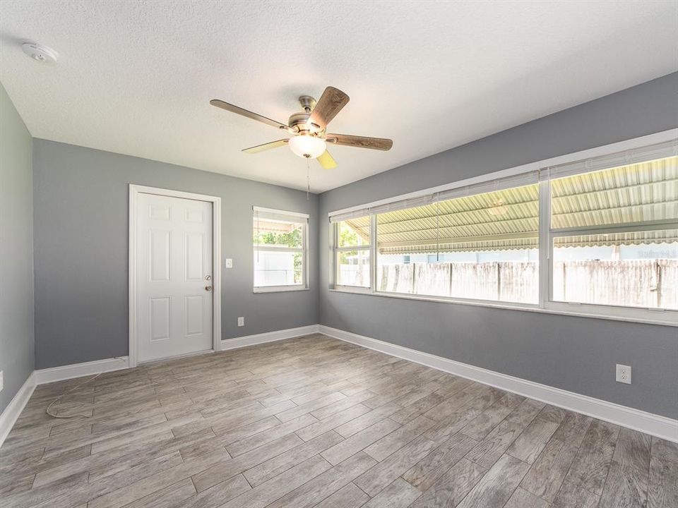 For Rent: $2,300 (2 beds, 2 baths, 1235 Square Feet)
