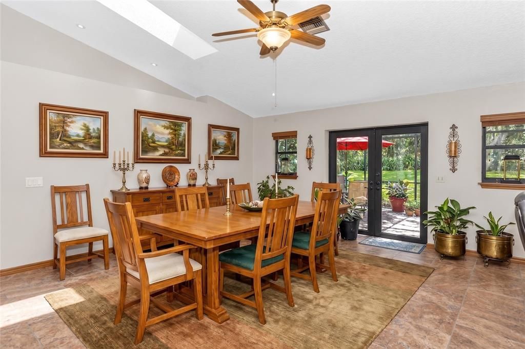 En Venta: $359,000 (3 camas, 2 baños, 1752 Pies cuadrados)