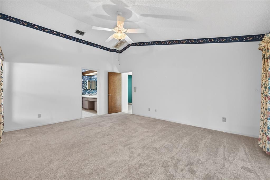En Venta: $349,900 (4 camas, 2 baños, 2216 Pies cuadrados)