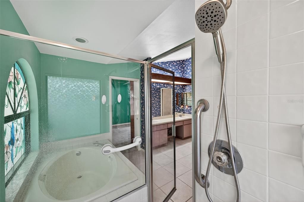 En Venta: $349,900 (4 camas, 2 baños, 2216 Pies cuadrados)