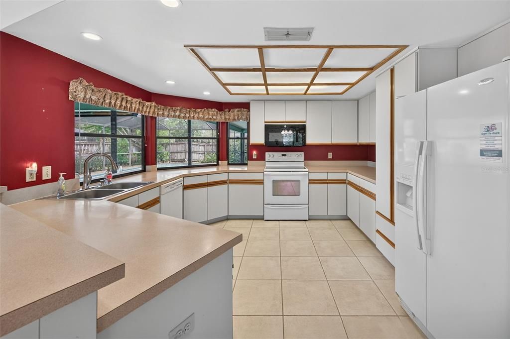 En Venta: $349,900 (4 camas, 2 baños, 2216 Pies cuadrados)