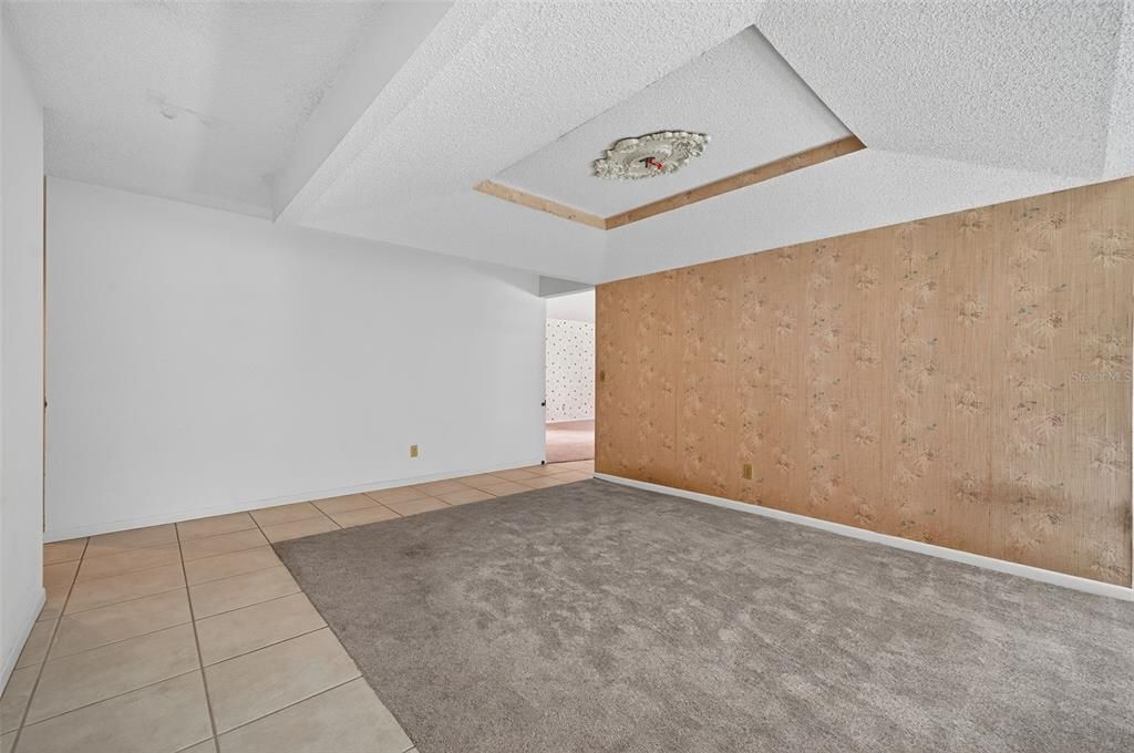 En Venta: $349,900 (4 camas, 2 baños, 2216 Pies cuadrados)