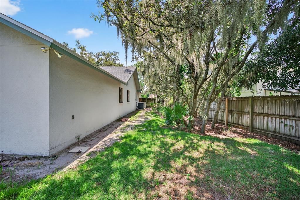 En Venta: $349,900 (4 camas, 2 baños, 2216 Pies cuadrados)