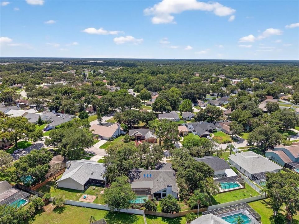 En Venta: $349,900 (4 camas, 2 baños, 2216 Pies cuadrados)