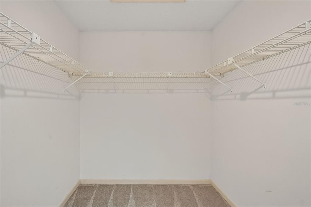 En Venta: $349,900 (4 camas, 2 baños, 2216 Pies cuadrados)