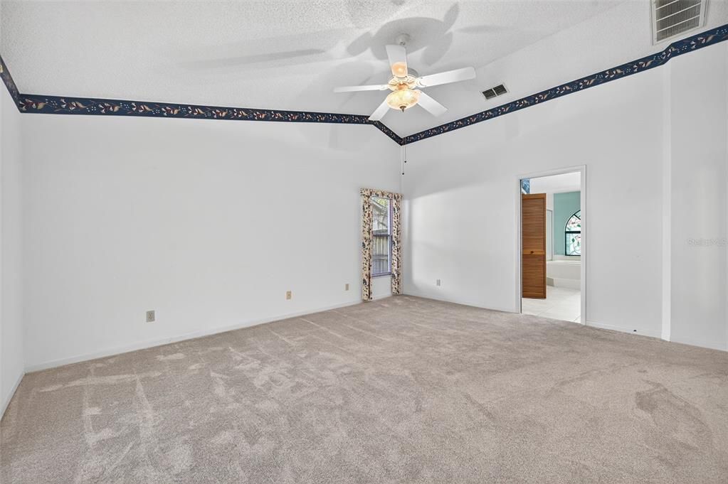 En Venta: $349,900 (4 camas, 2 baños, 2216 Pies cuadrados)