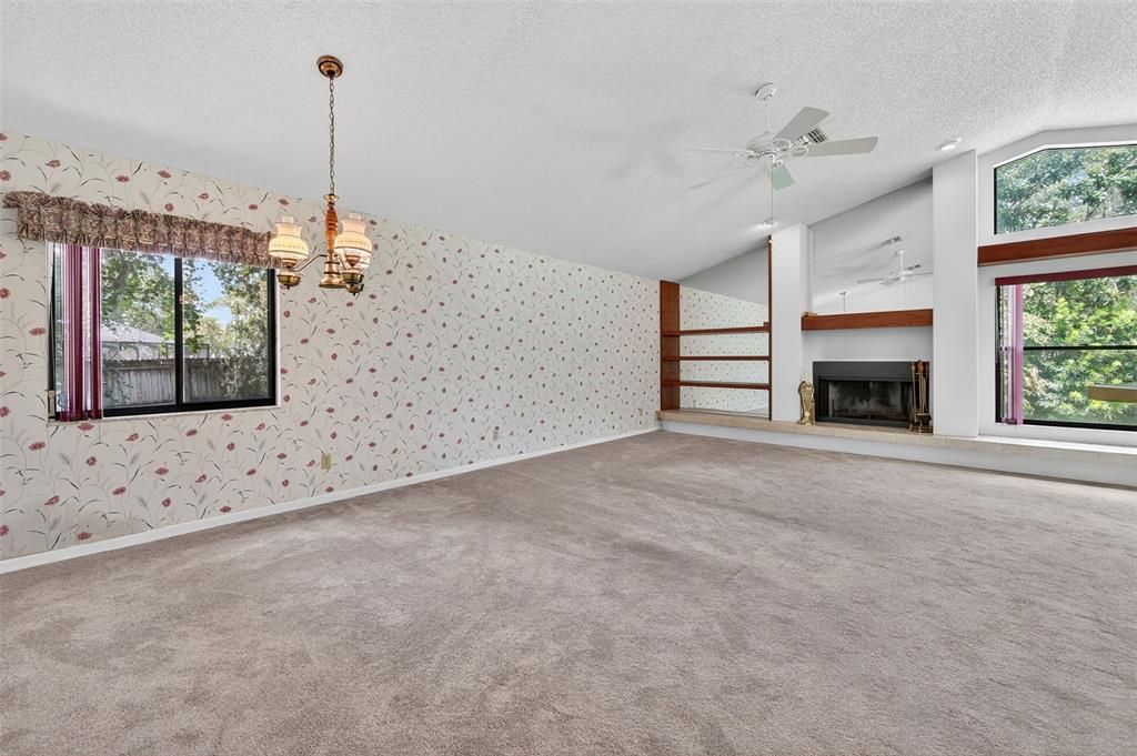 En Venta: $349,900 (4 camas, 2 baños, 2216 Pies cuadrados)