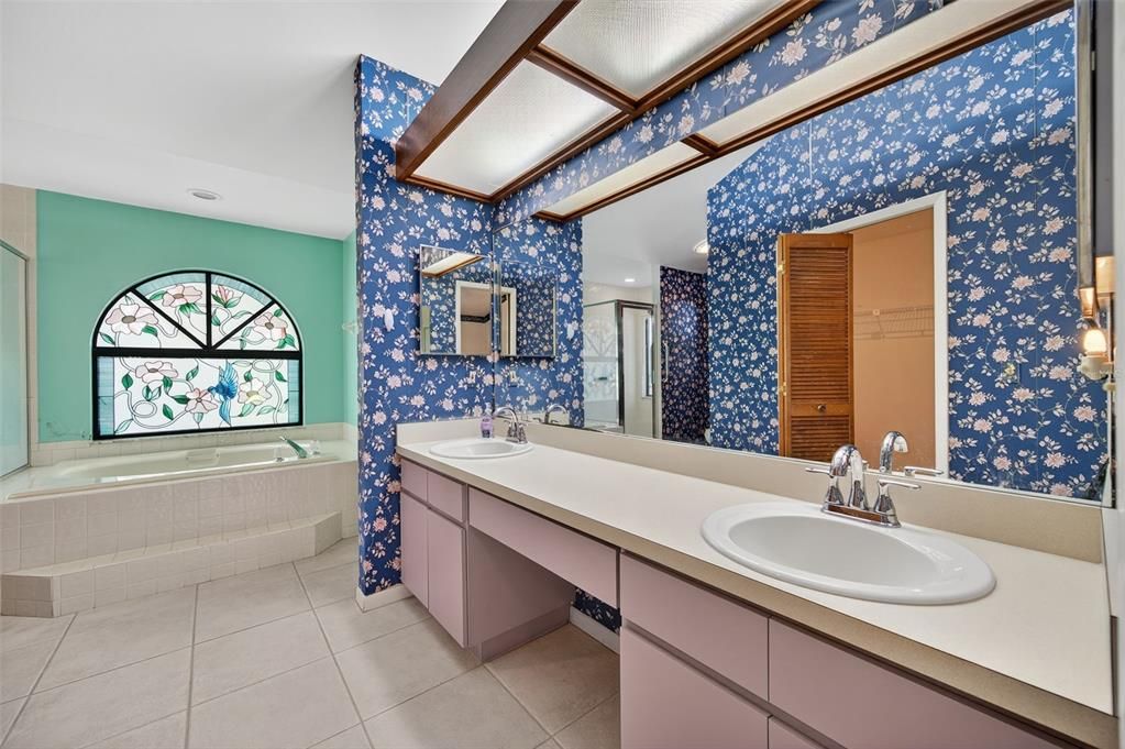 En Venta: $349,900 (4 camas, 2 baños, 2216 Pies cuadrados)