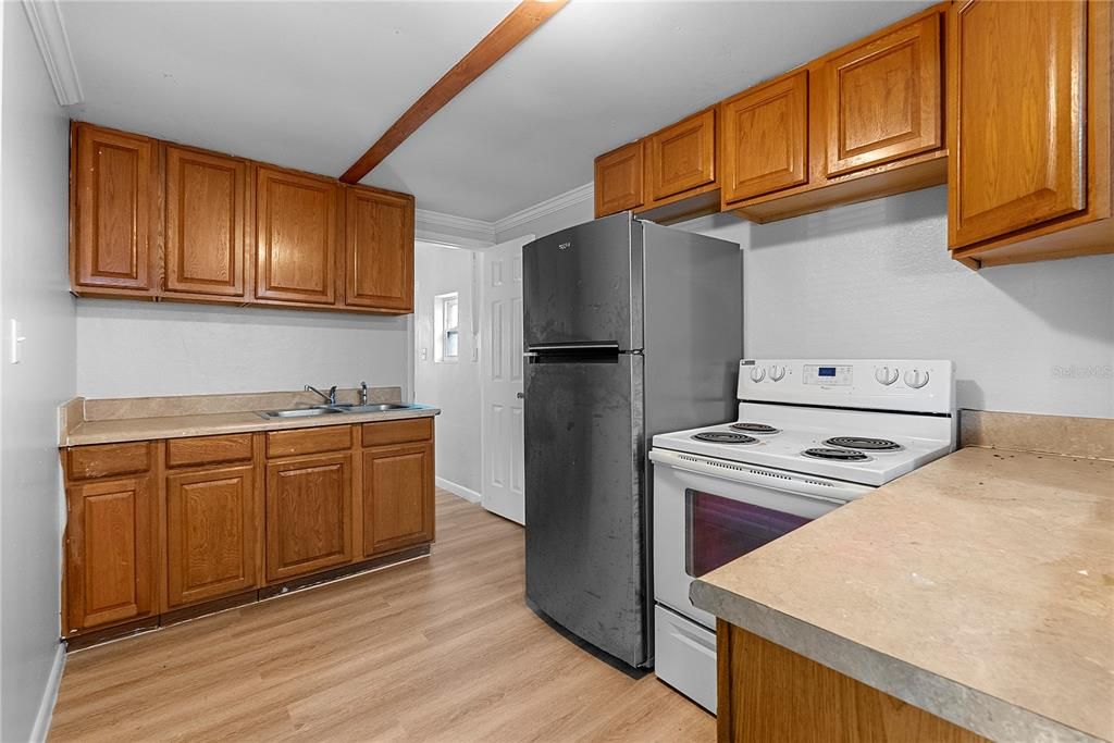 For Sale: $349,000 (7 beds, 0 baths, 2796 Square Feet)