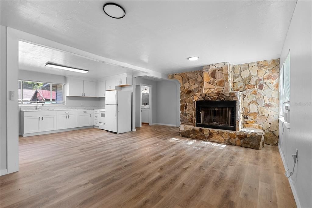For Sale: $349,000 (7 beds, 0 baths, 2796 Square Feet)