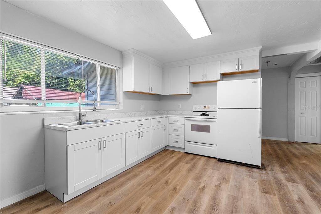 For Sale: $349,000 (7 beds, 0 baths, 2796 Square Feet)
