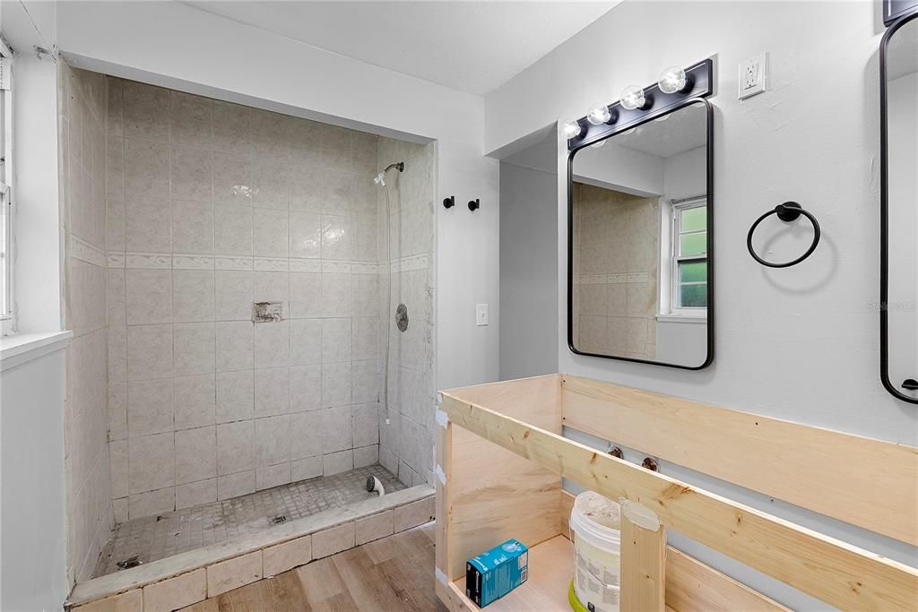 For Sale: $349,000 (7 beds, 0 baths, 2796 Square Feet)