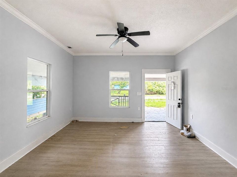 For Sale: $190,000 (4 beds, 3 baths, 1724 Square Feet)