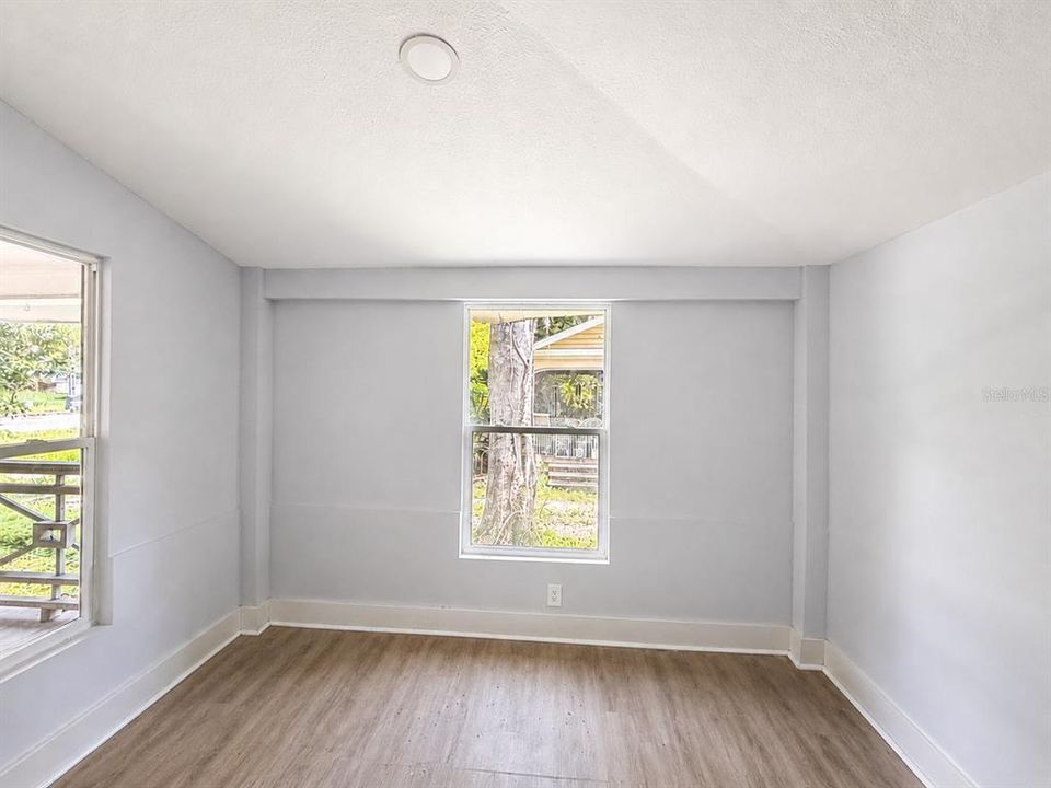 For Sale: $190,000 (4 beds, 3 baths, 1724 Square Feet)