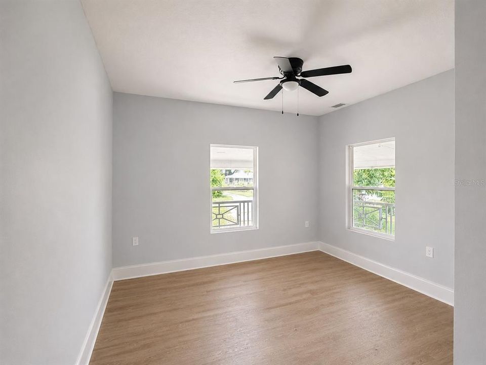 For Sale: $190,000 (4 beds, 3 baths, 1724 Square Feet)