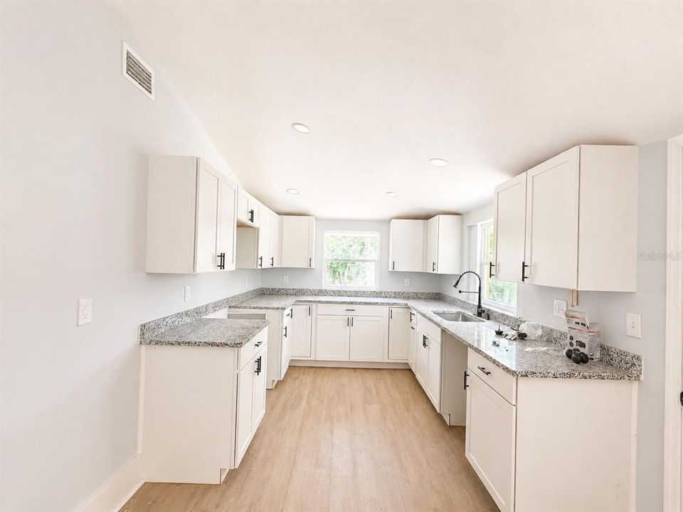 For Sale: $190,000 (4 beds, 3 baths, 1724 Square Feet)