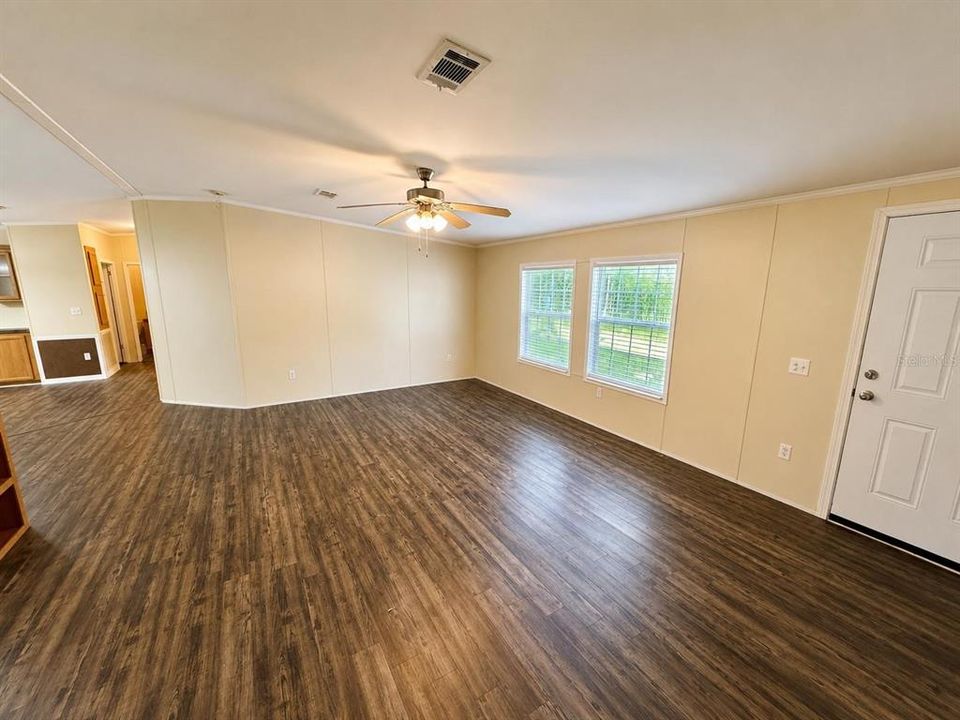 For Sale: $385,000 (3 beds, 2 baths, 1680 Square Feet)