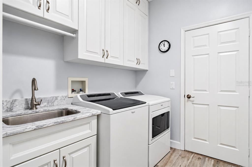 En Venta: $849,988 (4 camas, 3 baños, 2368 Pies cuadrados)