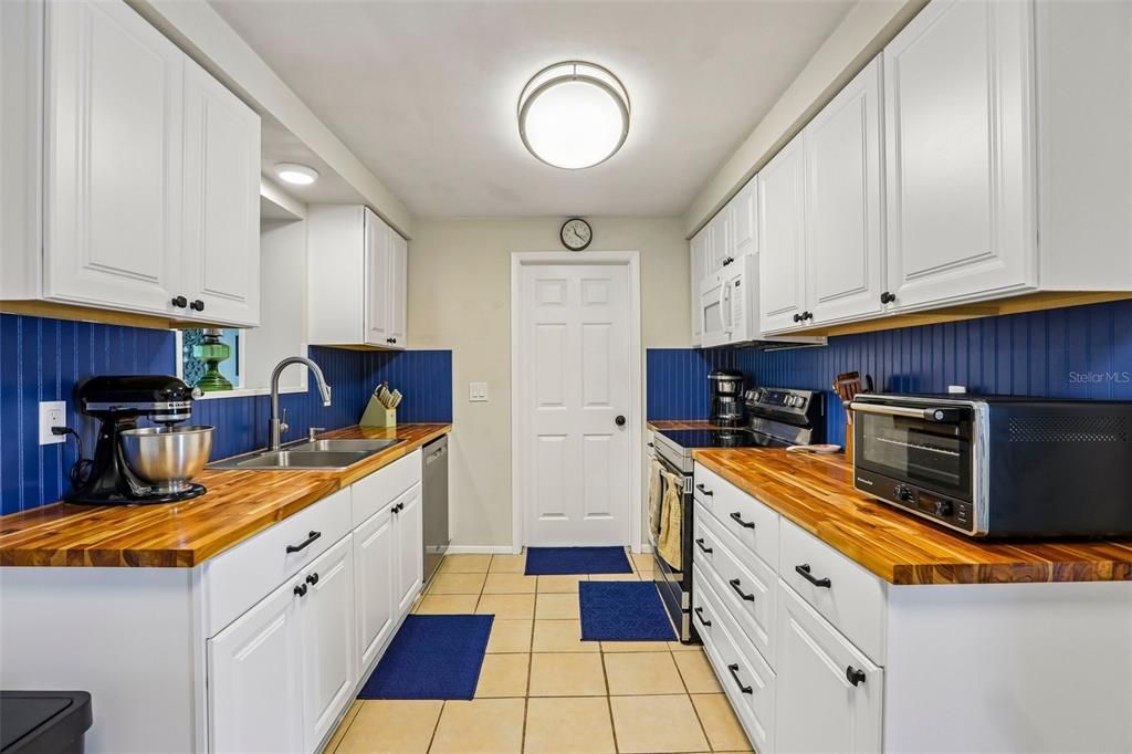 En Venta: $325,000 (2 camas, 2 baños, 1068 Pies cuadrados)