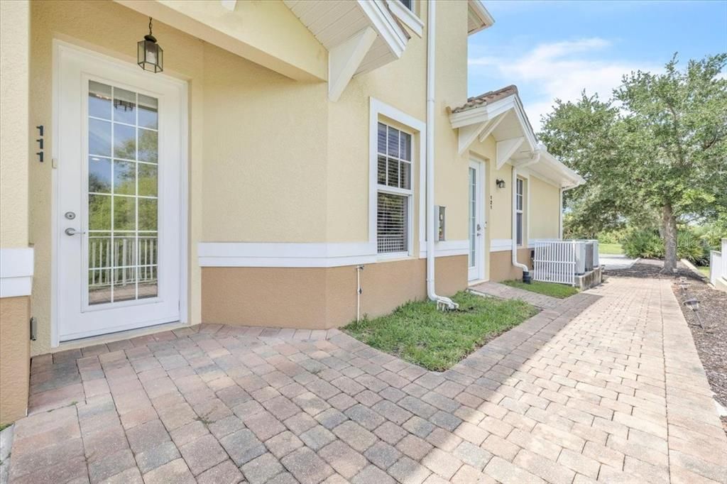 На продажу: $225,000 (2 спален, 2 ванн, 1313 Квадратных фут)