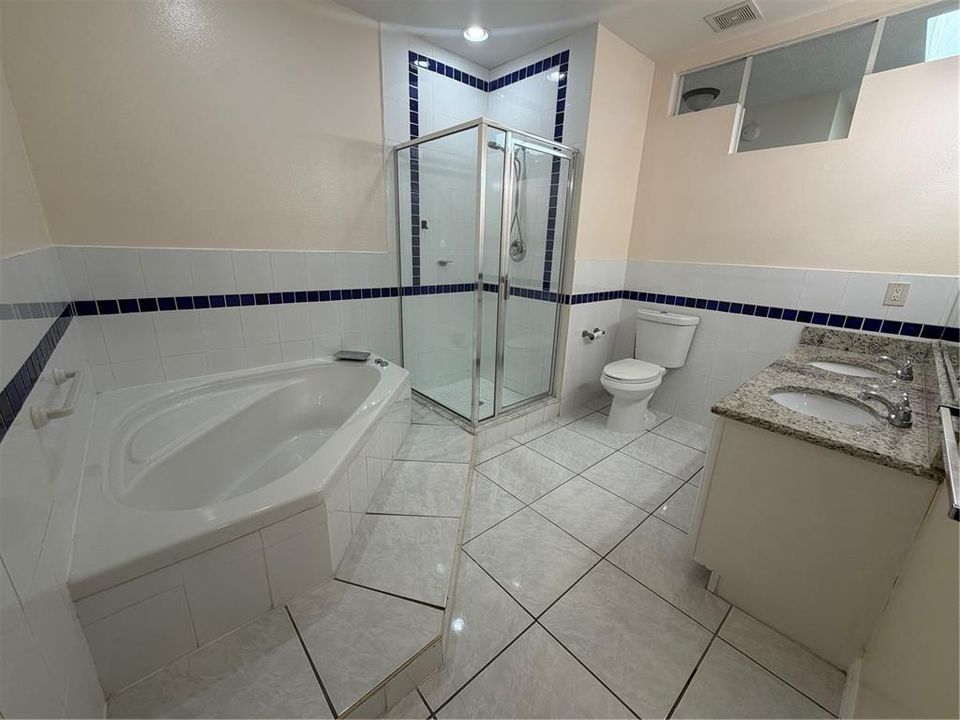 В аренду: $1,900 (3 спален, 2 ванн, 1728 Квадратных фут)
