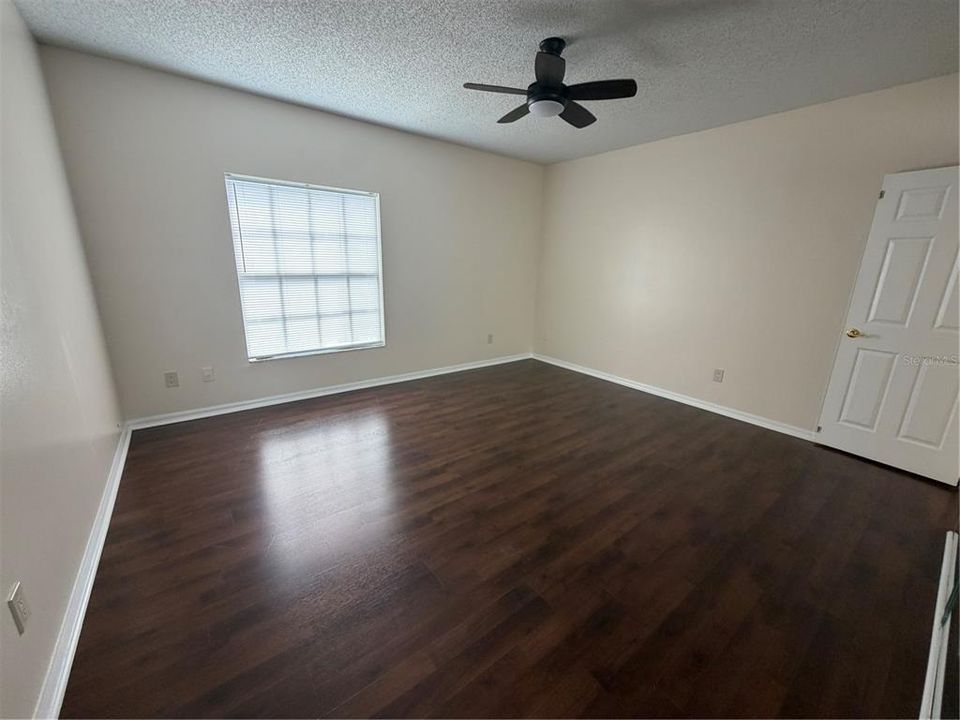 В аренду: $1,900 (3 спален, 2 ванн, 1728 Квадратных фут)