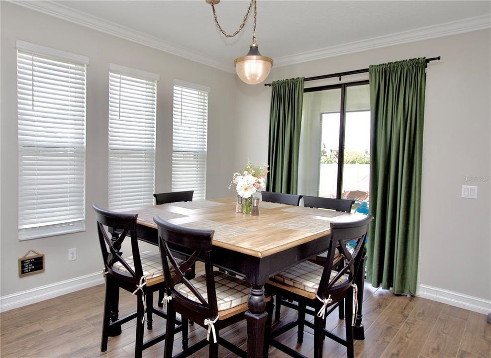 For Sale: $435,000 (4 beds, 3 baths, 2088 Square Feet)