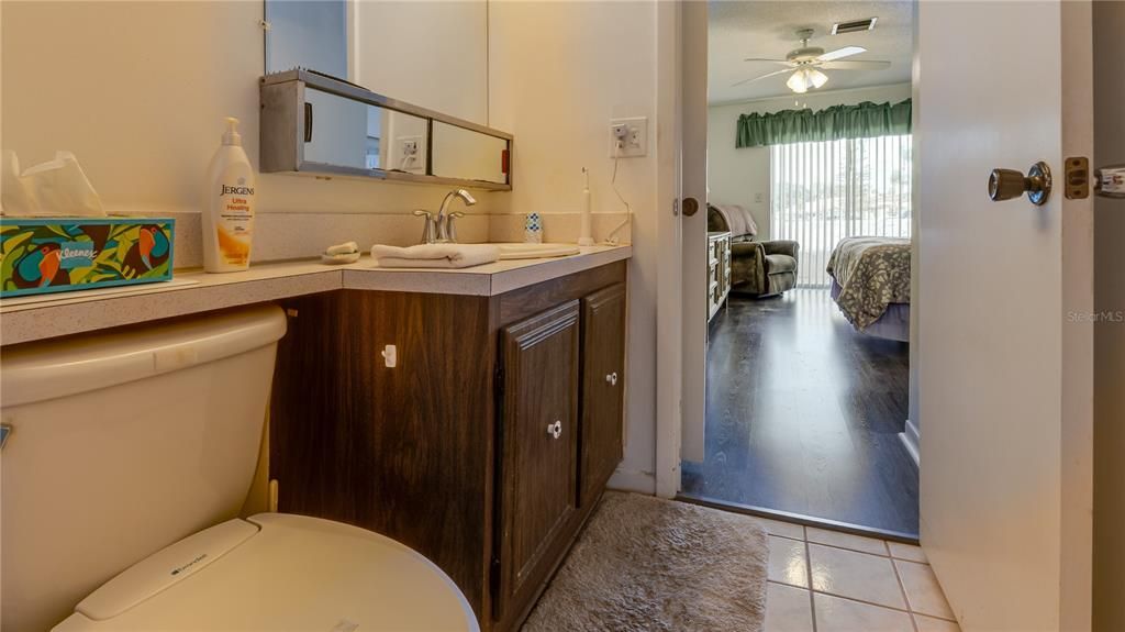 En Venta: $169,900 (2 camas, 2 baños, 1105 Pies cuadrados)