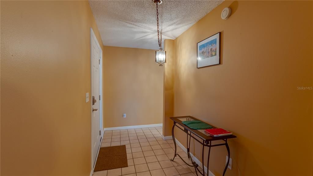 En Venta: $169,900 (2 camas, 2 baños, 1105 Pies cuadrados)