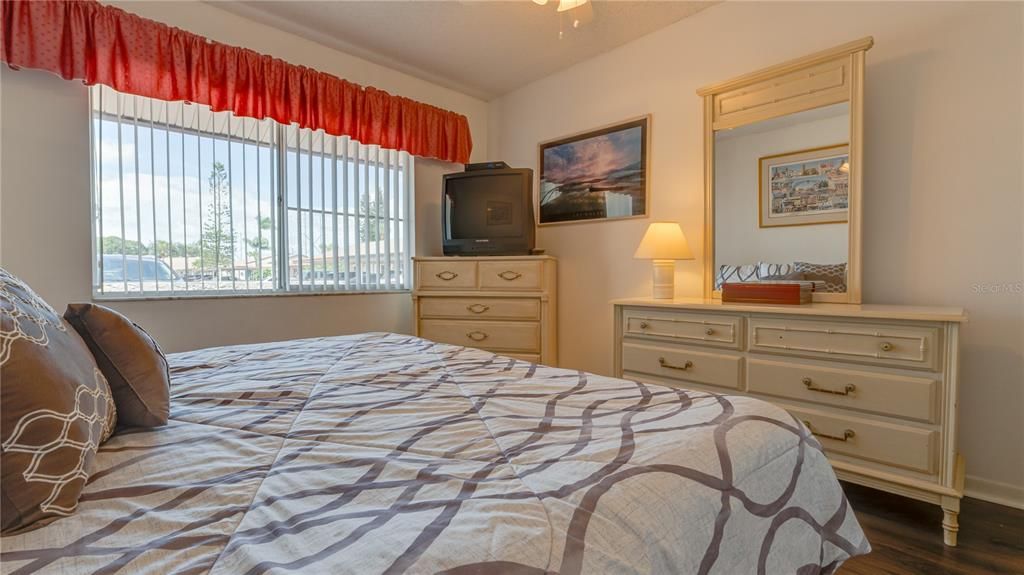 En Venta: $169,900 (2 camas, 2 baños, 1105 Pies cuadrados)