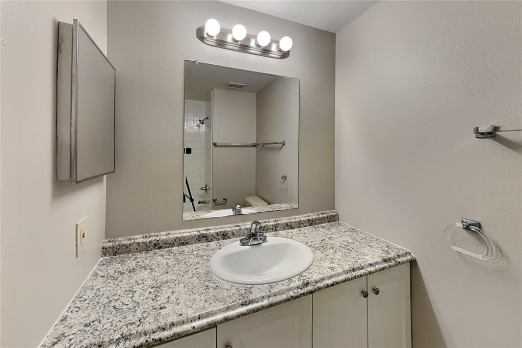For Rent: $2,869 (4 beds, 2 baths, 2168 Square Feet)