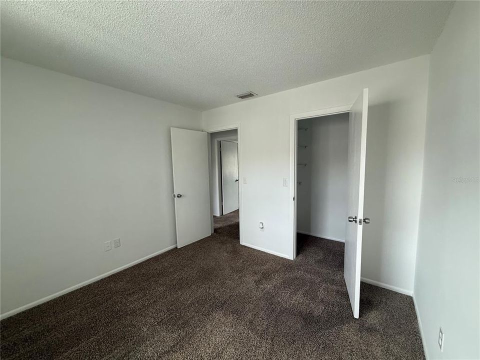 For Rent: $1,400 (3 beds, 2 baths, 1226 Square Feet)