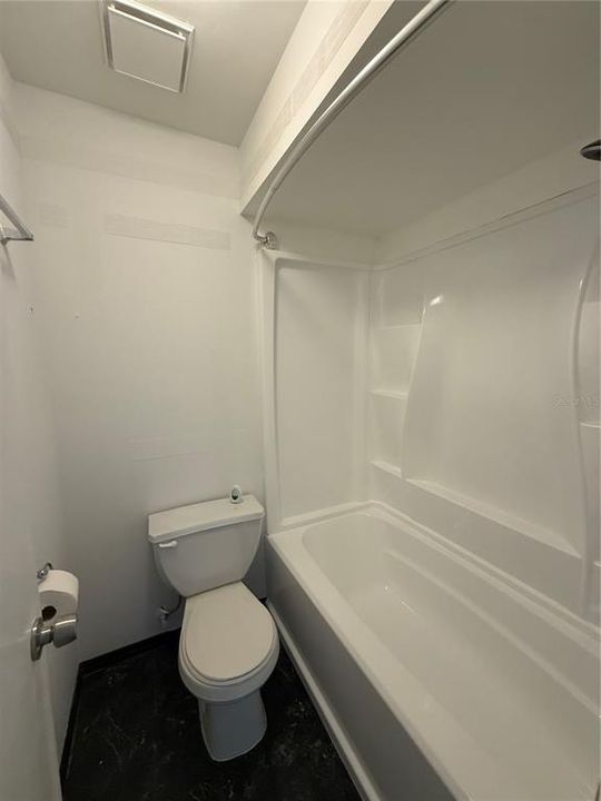 For Rent: $1,400 (3 beds, 2 baths, 1226 Square Feet)