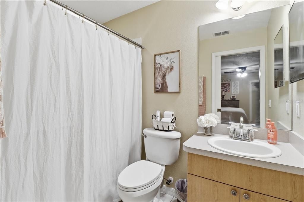 En Venta: $229,000 (3 camas, 2 baños, 1235 Pies cuadrados)