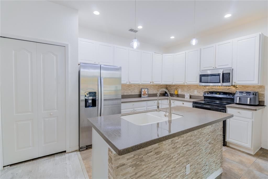 En Venta: $379,900 (3 camas, 2 baños, 1445 Pies cuadrados)