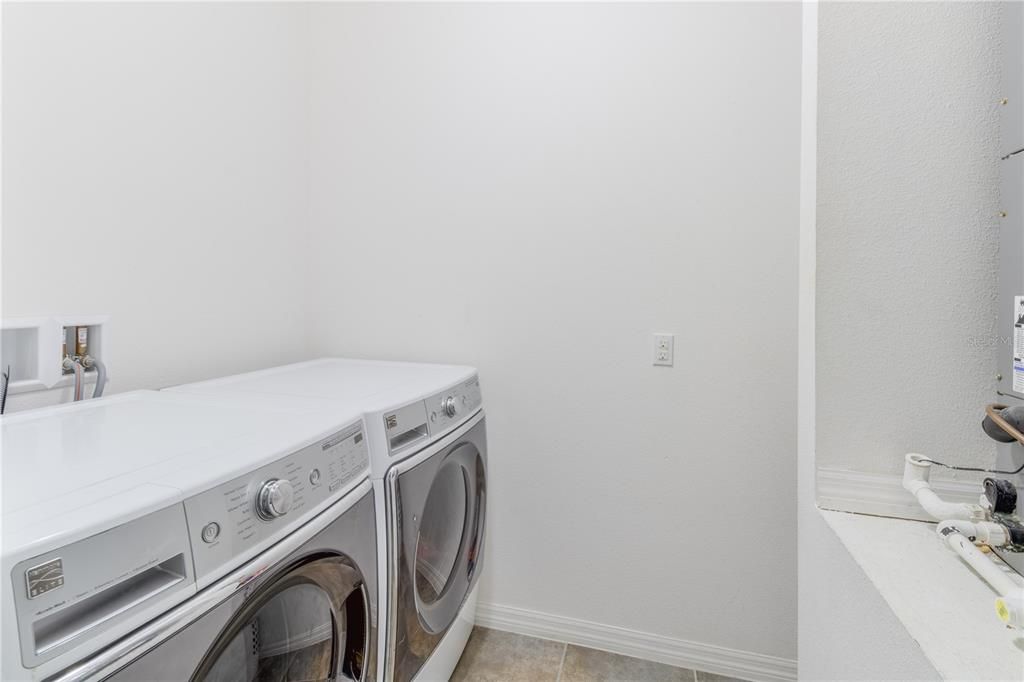 En Venta: $379,900 (3 camas, 2 baños, 1445 Pies cuadrados)