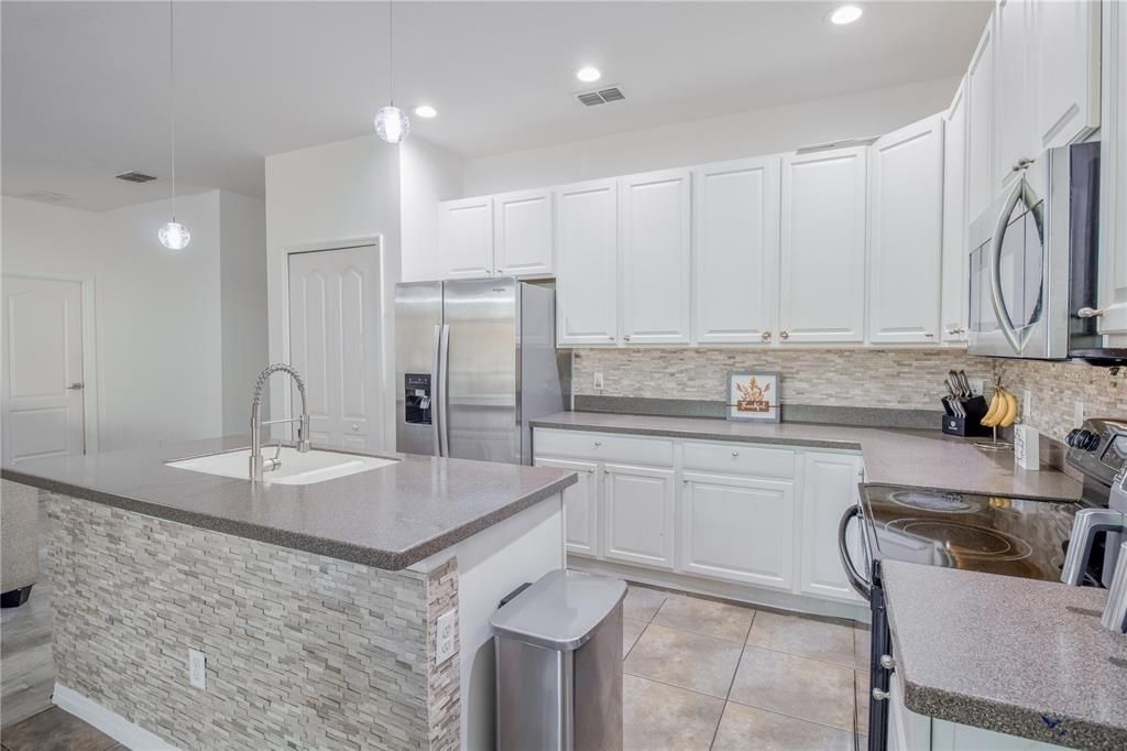 En Venta: $379,900 (3 camas, 2 baños, 1445 Pies cuadrados)