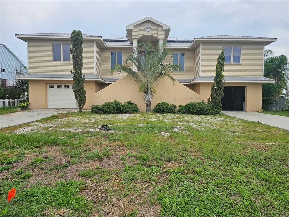 For Sale: $750,000 (3 beds, 2 baths, 2719 Square Feet)