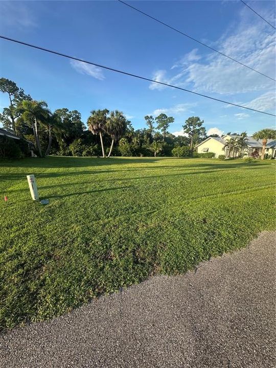 На продажу: $69,900 (0.48 acres)