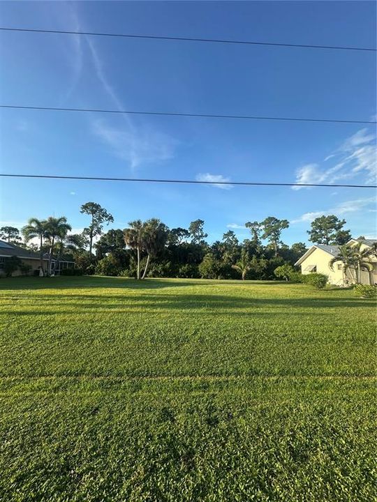 На продажу: $69,900 (0.48 acres)