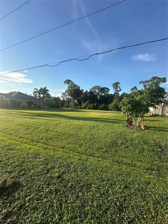 На продажу: $69,900 (0.48 acres)