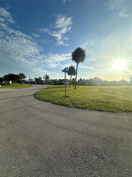 На продажу: $69,900 (0.48 acres)