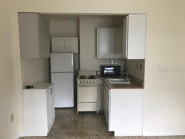 For Rent: $1,395 (0 beds, 1 baths, 600 Square Feet)