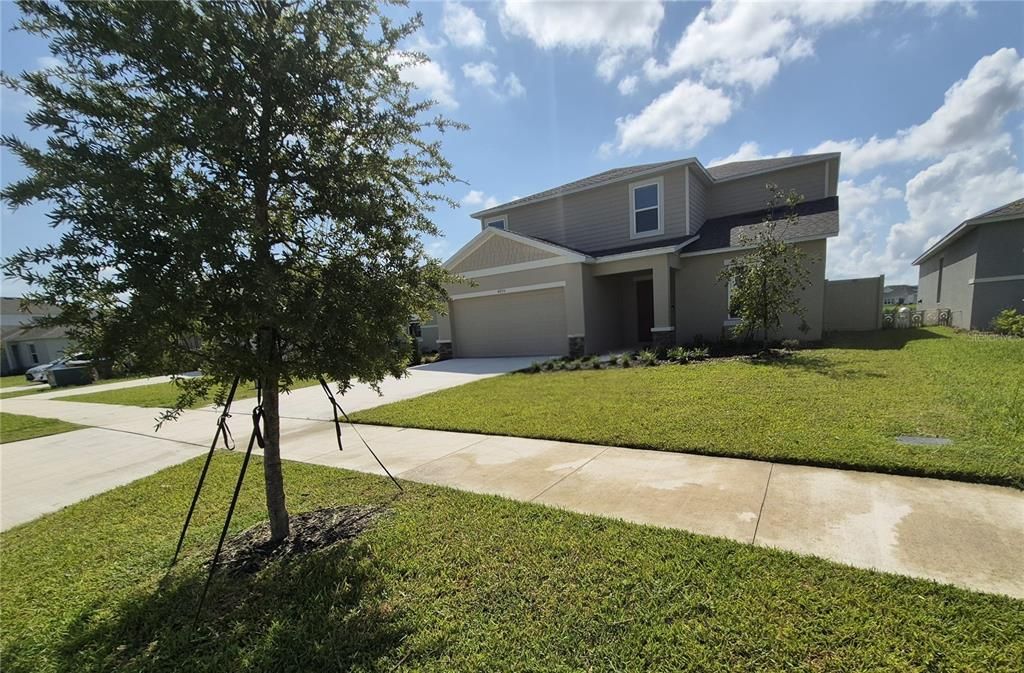 For Rent: $2,650 (5 beds, 3 baths, 2287 Square Feet)