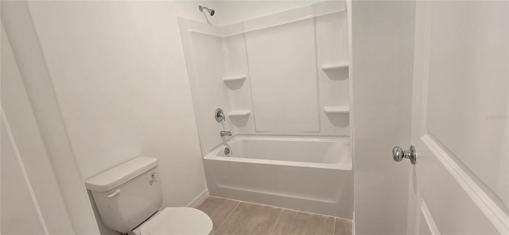 For Rent: $2,650 (5 beds, 3 baths, 2287 Square Feet)