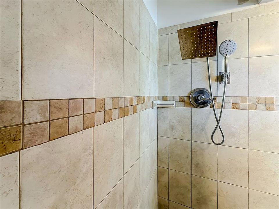 For Sale: $275,000 (3 beds, 2 baths, 1259 Square Feet)